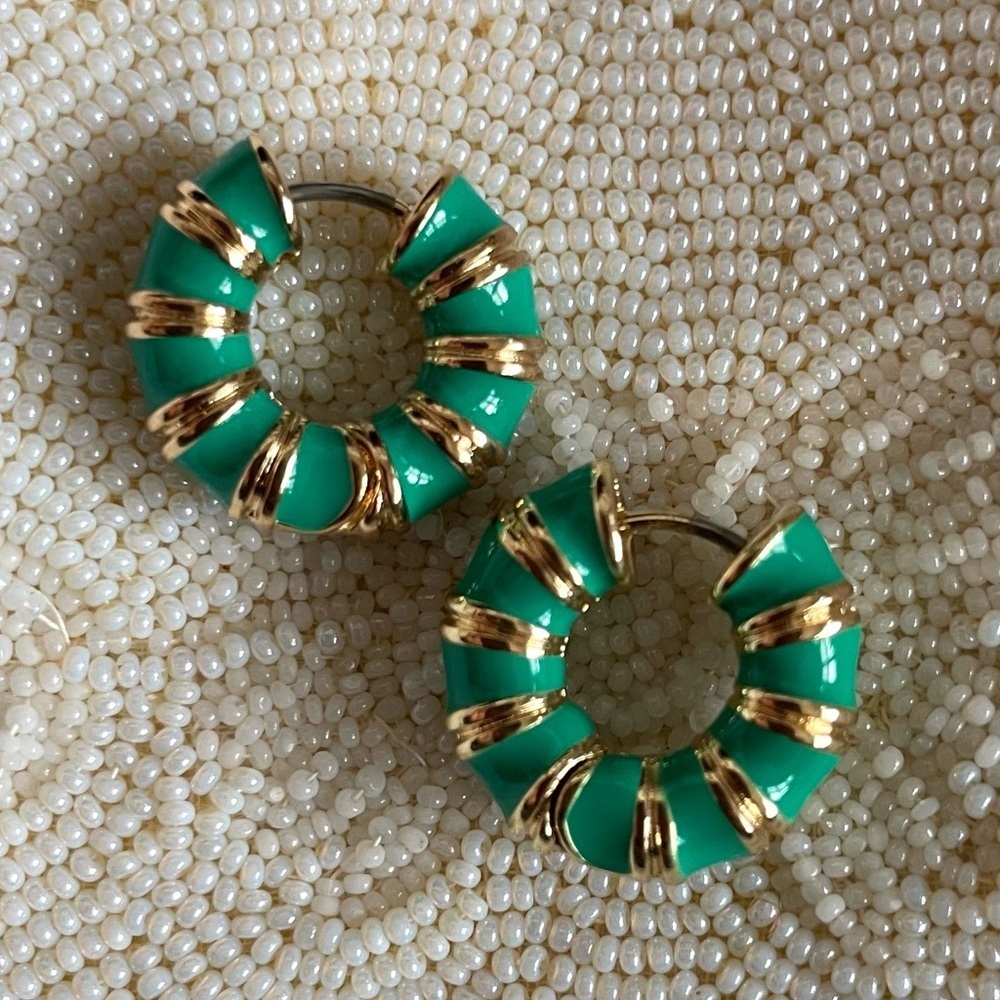 ✨Anthropologie Collins Earrings - Picture 3 of 7